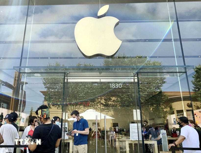 apple mo rong san xuat tai my, tranh nguy co bi ap thue iphone hinh anh 1