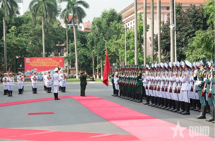 vietnam, laos strengthen defence ties with lt. general vongsone inpanphim s official visit picture 2