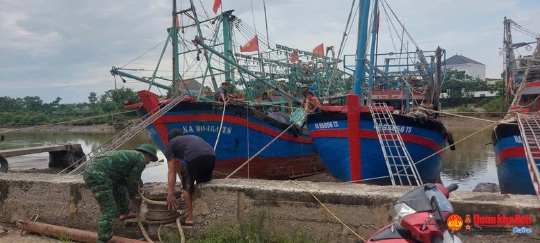 Thủ tướng lập Ban Chỉ đạo tiền phương, chủ trì cuộc họp ứng phó bão số 5 tại Nghệ An