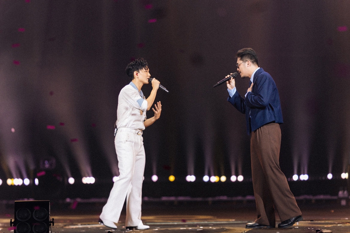 hoang dung bat ngo chung kien man cau hon lang man cua khan gia ha noi hinh anh 7