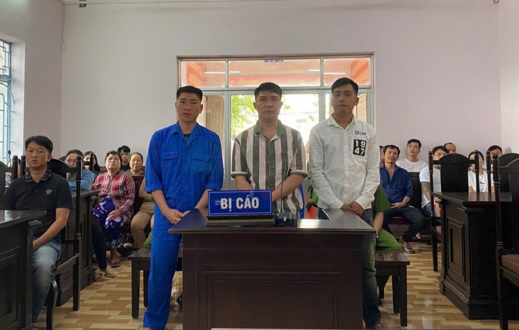 lanh an vi dung dao tu che di chem nguoi de giai quyet mau thuan hinh anh 1