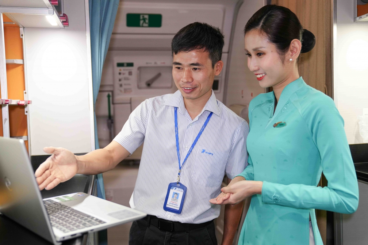 khach cua vietnam airlines co the truy cap nhieu goi internet toc do cao tren may bay hinh anh 2