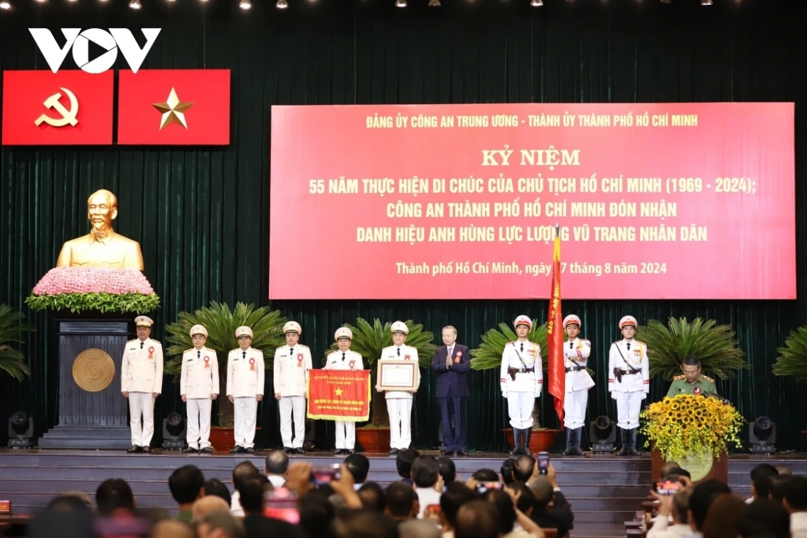 80 nam cong an nhan dan viet nam hanh trinh tu gian kho den chinh quy, hien dai hinh anh 5