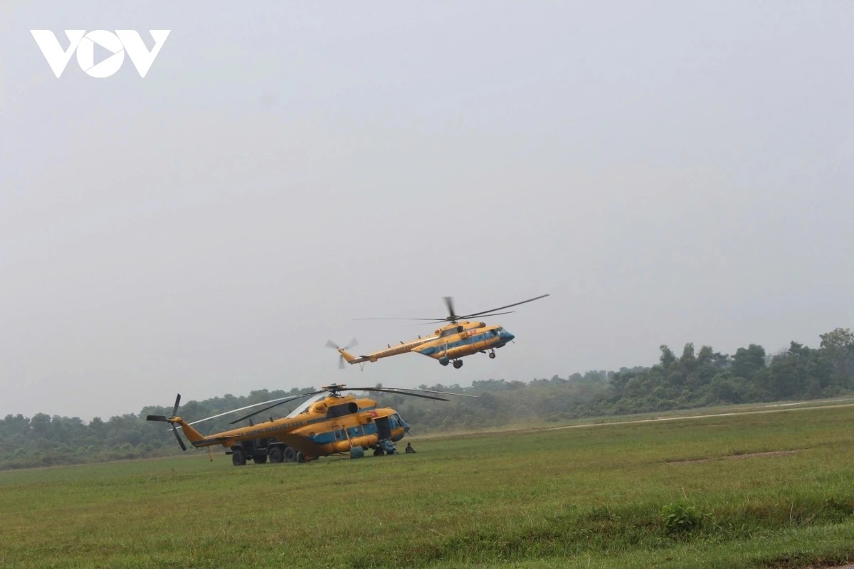 nguoi dan tuyet doi khong tha bong bay, den troi, drone trong thoi diem dieu binh hinh anh 1