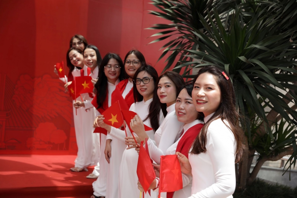 Diem check-in yeu nuoc cuc hot tren duong nguyen chi thanh hinh anh 3