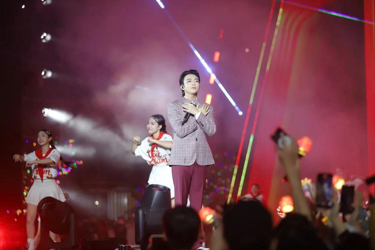 National concert raises VND4.2 billion for flood victims in central region