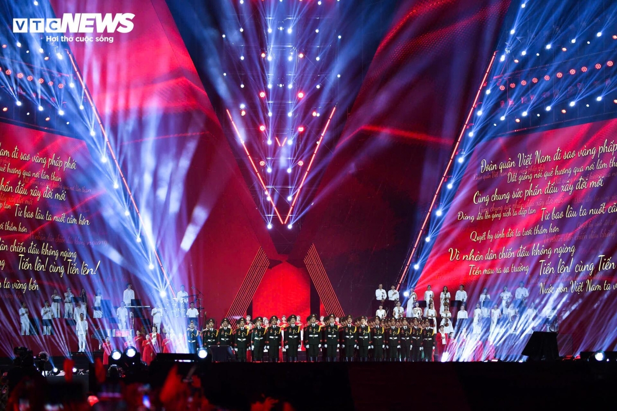 stunning scenes from national concert celebrating 80 years of national day picture 9
