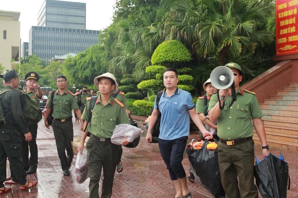 Công an Nghệ An xuất quân hỗ trợ các địa phương ven biển phòng, chống bão số 5