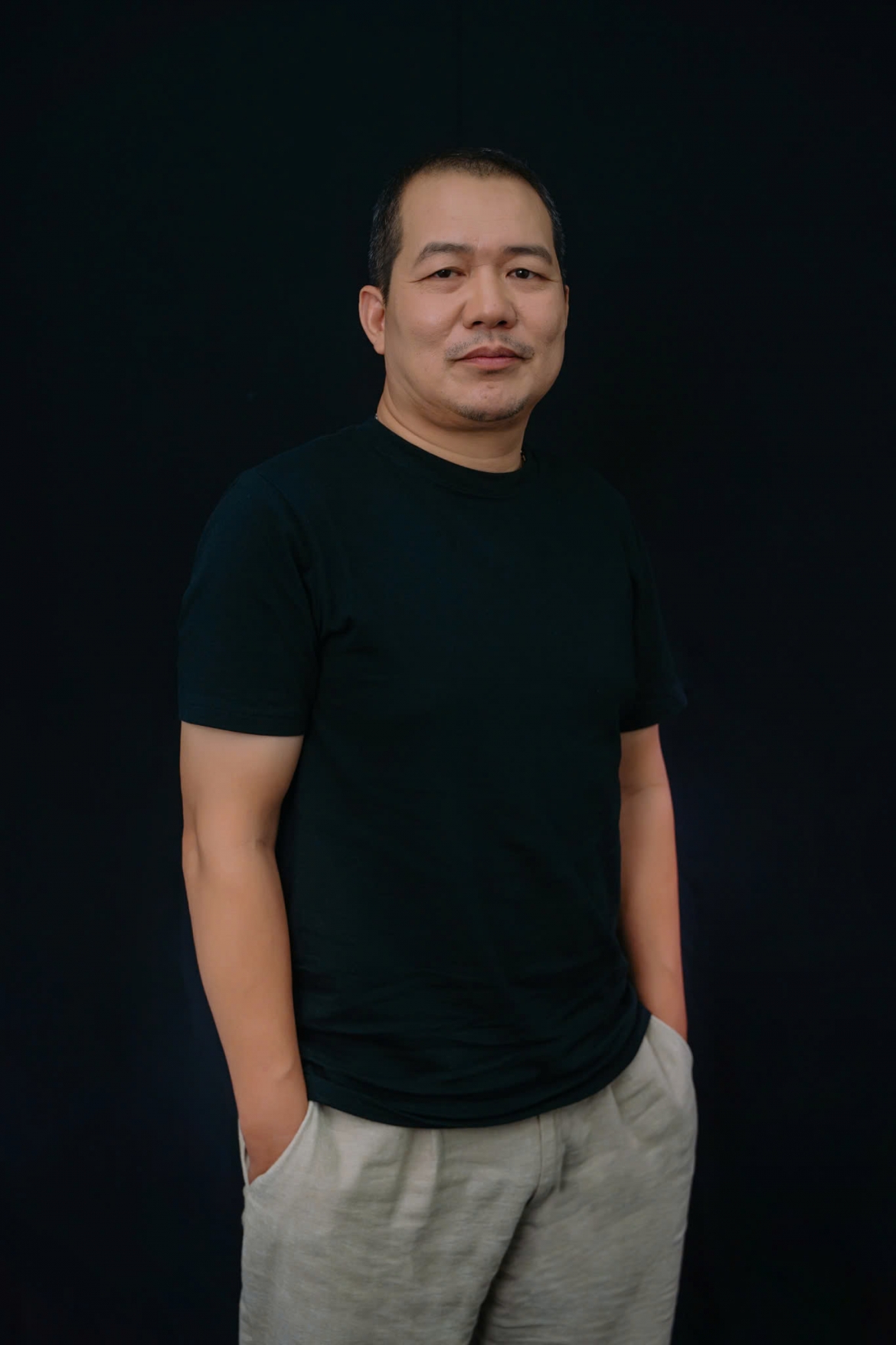 Dao dien cha cong con tu nhan so ma nhung van lam phim kinh di dau tien hinh anh 1