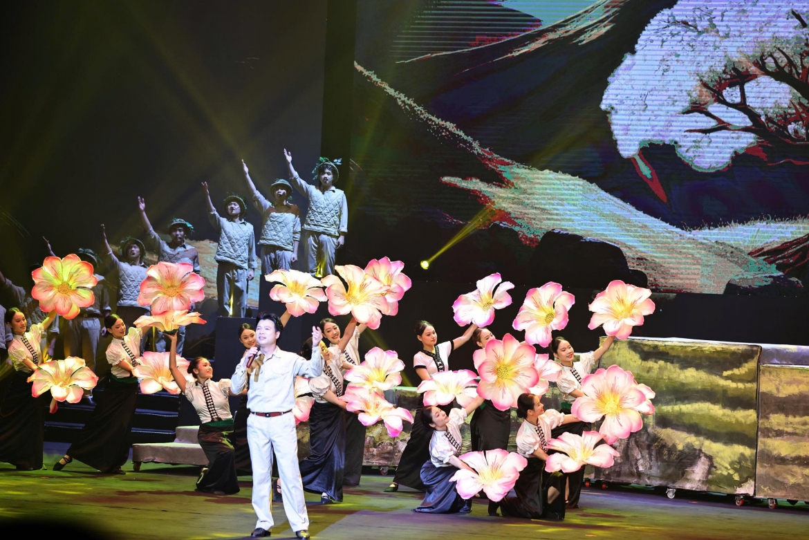 sao Doc lap 2025 ton vinh lich su, hun duc y chi dung xay hoa binh hinh anh 4