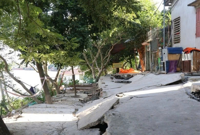 Hà Nội khẩn trương xử lý sự cố lún, nứt đê hữu Cầu và đê hữu Hồng