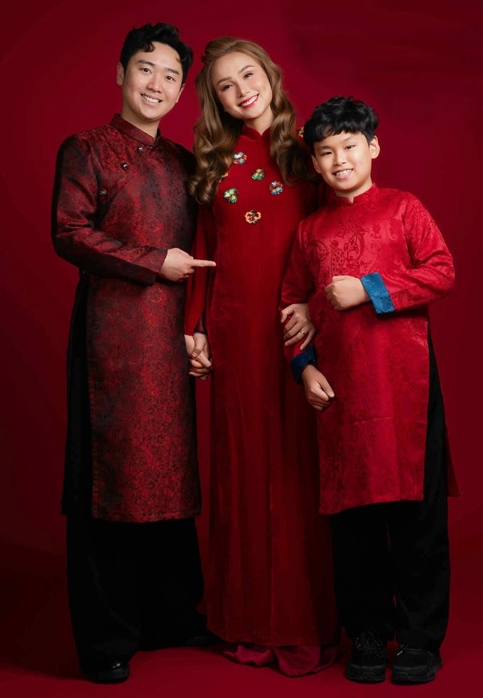 sao viet 7 8 vo nsnd cham soc chong nhu em be hinh anh 4