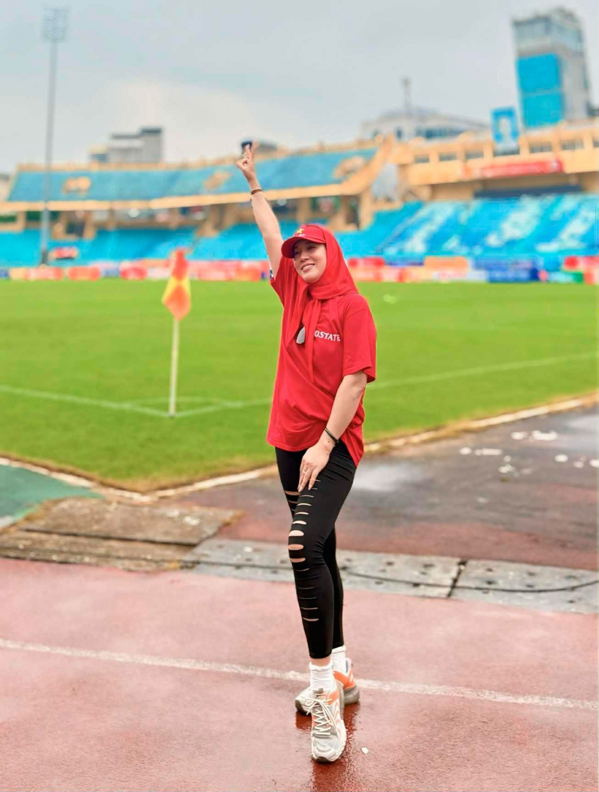 sao viet 20 8 A hau phuong nhi hiem hoi du su kien cung chong hinh anh 4