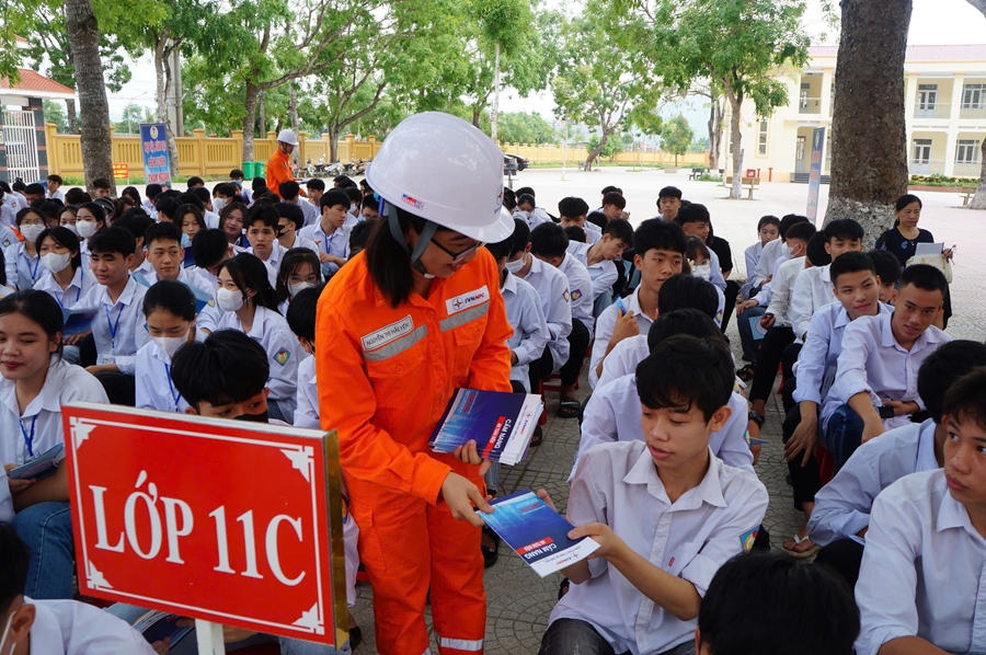 evnnpc se ung dung toan dien ai trong quan ly ky thuat va van hanh hinh anh 5