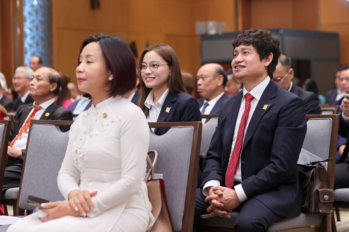 thu tuong chinh phu gap mat doanh nghiep 80 nam doanh nghiep dong hanh cung dat nuoc hinh anh 3