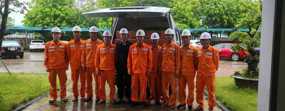 EVNNPC quyết liệt khắc phục lưới điện sau bão số 5 càn quét