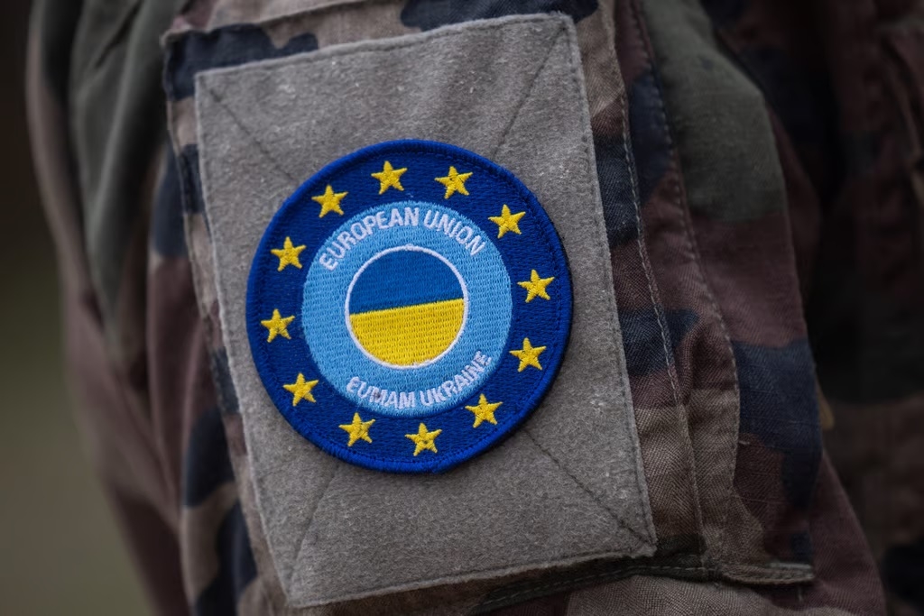 eu can nhac huan luyen quan su tai ukraine sau lenh ngung ban hinh anh 1