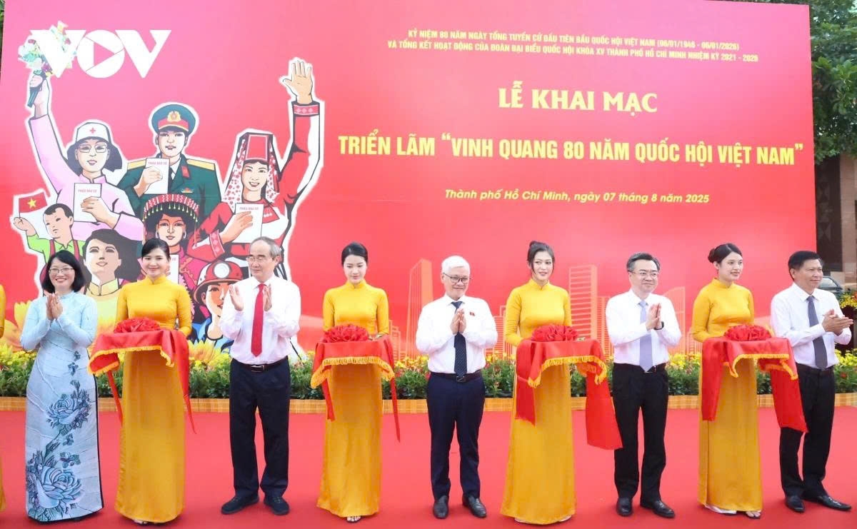 hcm city photo exhibition marks 80 years of national assembly picture 1
