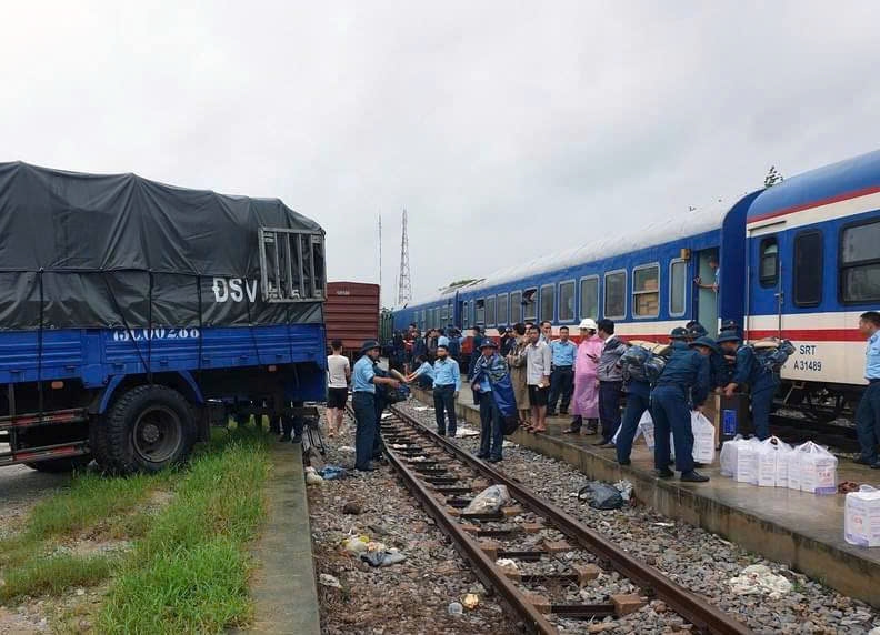 Đường sắt Bắc - Nam dừng chạy 3 chuyến tàu khách do ảnh hưởng bão số 5