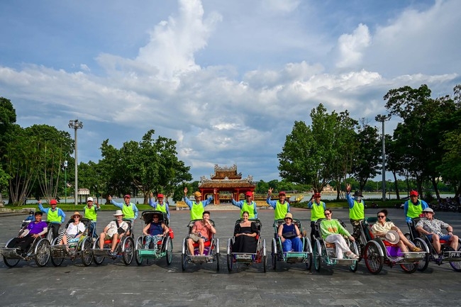 australian kols visit hue to explore and promote local tourism picture 1