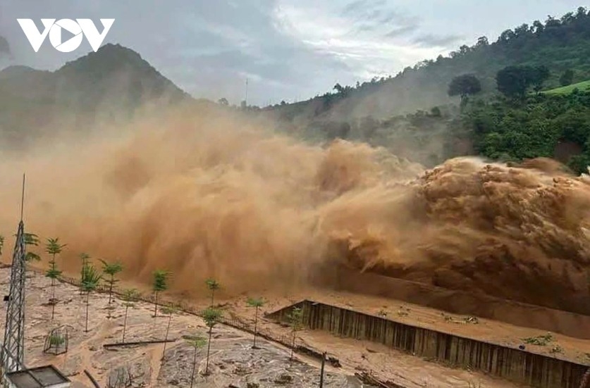 dien bien flashfloods leave 11 dead or missing, isolate dozens of villages picture 2