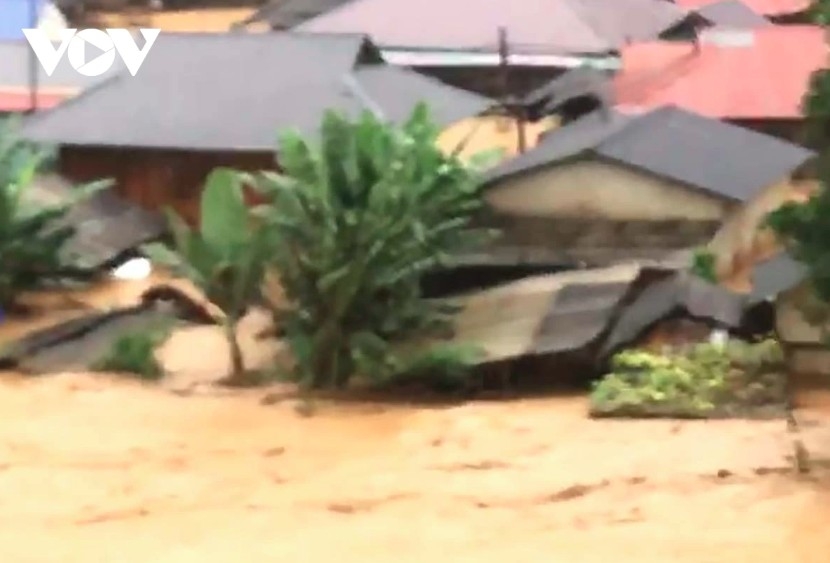 dien bien flashfloods leave 11 dead or missing, isolate dozens of villages picture 1