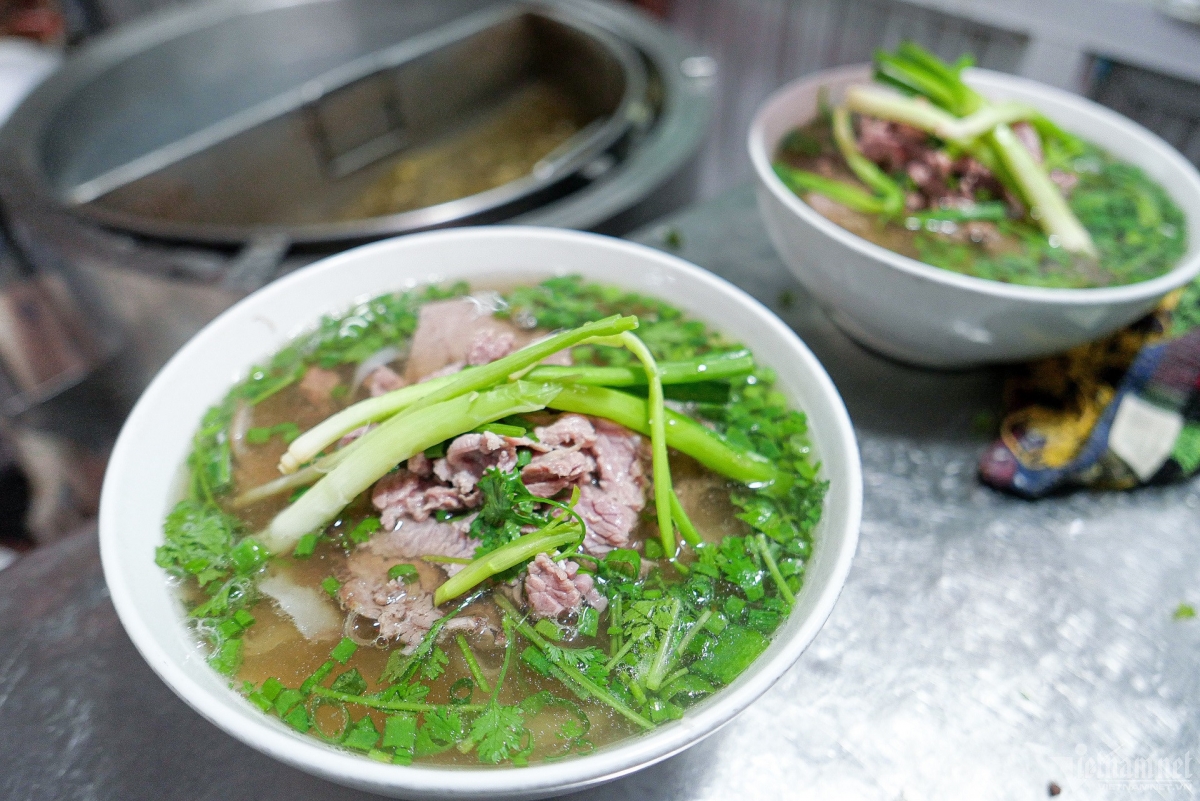 where to eat in hanoi on september 2 4 must-visit food streets picture 2 where to eat in hanoi on september 2 4 must-visit food streets picture 2