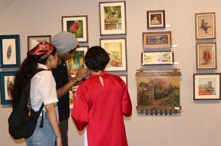  nuoc non ngan dam exhibition honors the beauty of vietnam s landscape picture 2