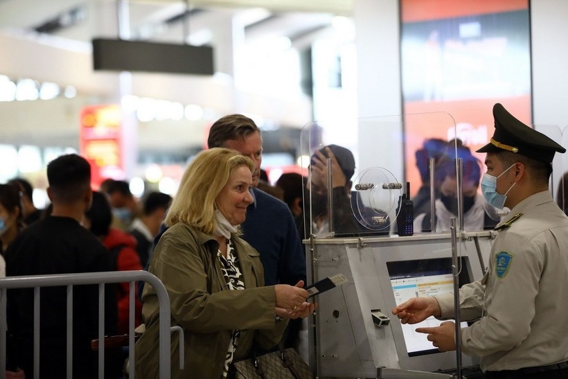 vietnam grants visa-free entry to high-profile foreigners picture 1