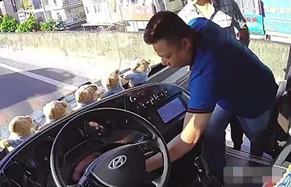 khi giao thong tro thanh noi trut gian hinh anh 1