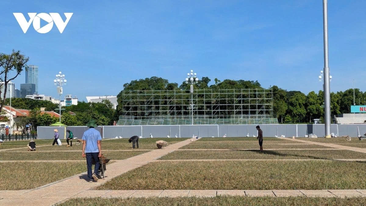 giant stages taking shape in hanoi for national day celebration picture 2