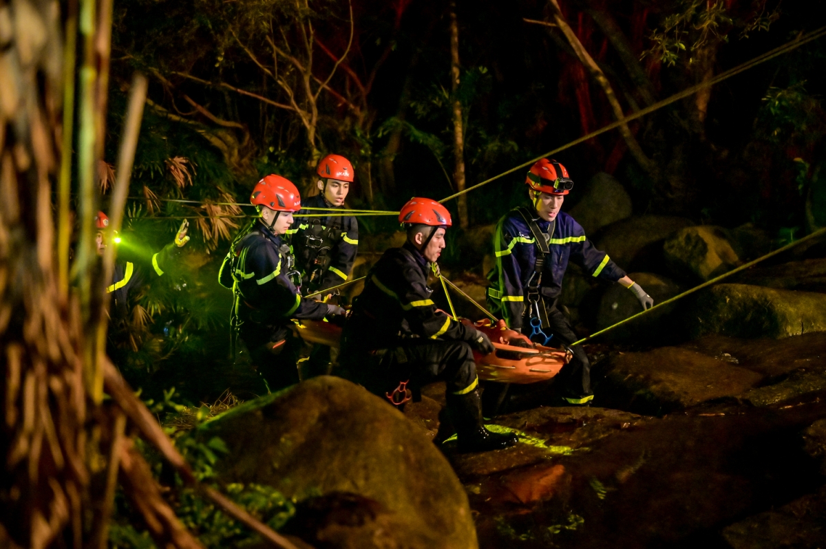 kieu minh tuan cang thang vi nhiem vu ron toc gay trong chien si qua cam hinh anh 2