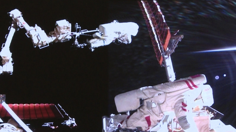 Phi hành đoàn Thần Châu-20 hoàn thành chuyến đi bộ ngoài không gian thứ ba