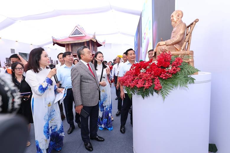 ha noi khang dinh ban sac van hoa va sang tao tai trien lam thanh tuu dat nuoc hinh anh 3