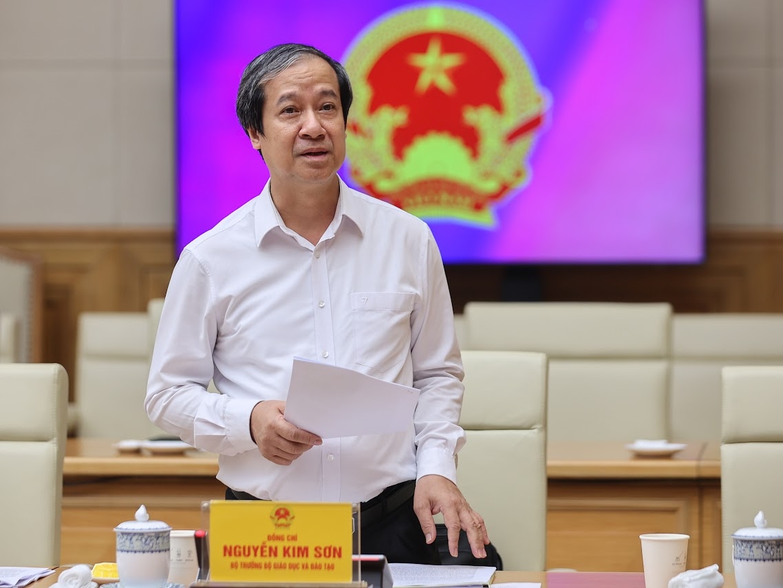 thu tuong khan truong trinh bo chinh tri hai nghi quyet dot pha ve giao duc va y te hinh anh 4