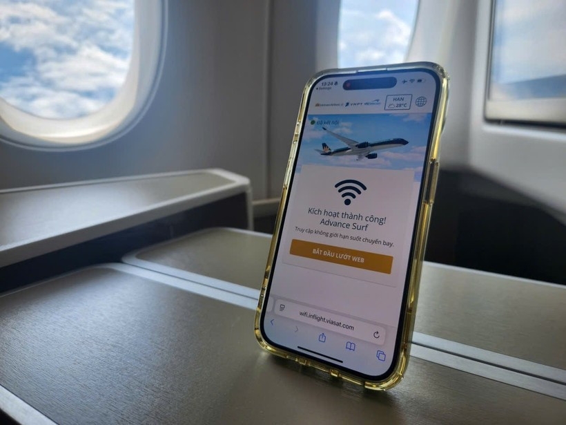 vietnam airlines launches in-flight internet service picture 1 vietnam airlines launches in-flight internet service picture 1