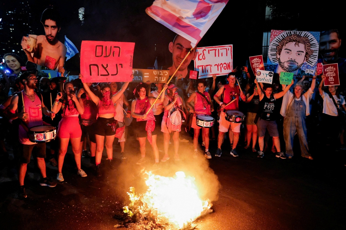 nguoi israel bieu tinh phan doi ke hoach tan cong gaza hinh anh 1