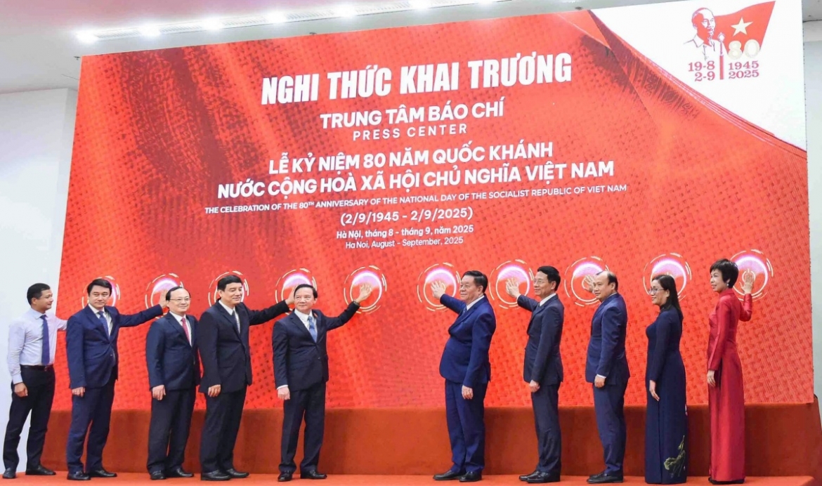 khai truong trung tam bao chi le ky niem 80 nam quoc khanh tai nha quoc hoi hinh anh 3