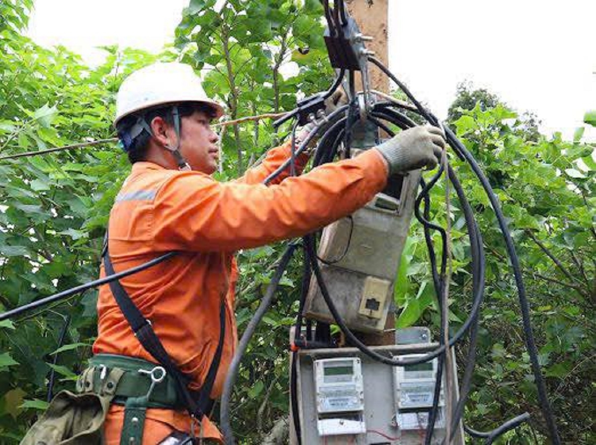 99,2% khách hàng khu vực Điện Biên Đông (cũ) đã có điện trở lại