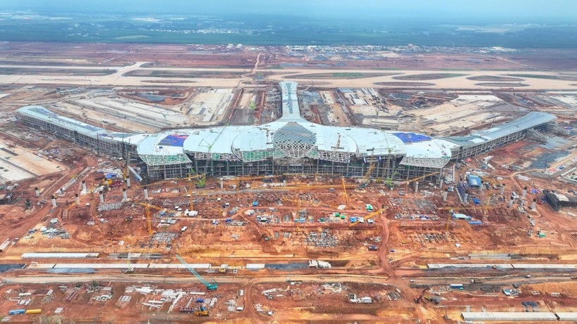 aviation authority supports full shift of international flights to long thanh airport picture 1