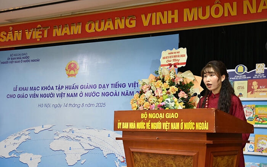 khai mac tap huan giang day tieng viet cho giao vien nguoi viet nam o nuoc ngoai 2025 hinh anh 1