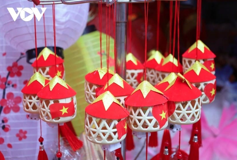 hang ma toy market gears up for national day celebrations picture 4