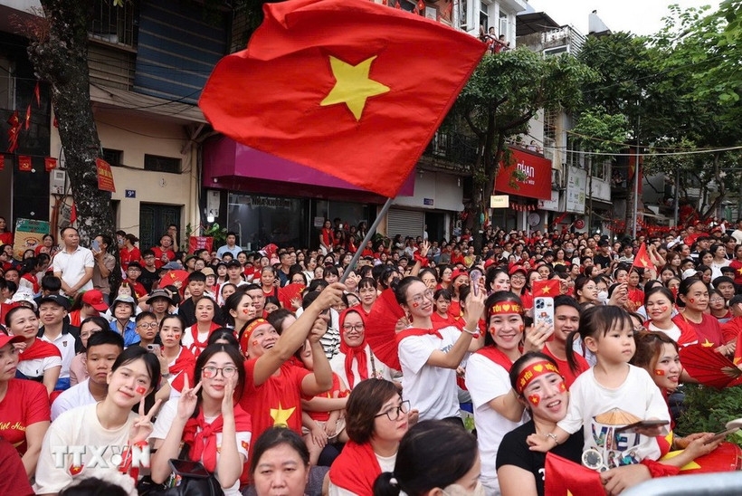 pm urges swift distribution of gifts to people for national day picture 1 pm urges swift distribution of gifts to people for national day picture 1