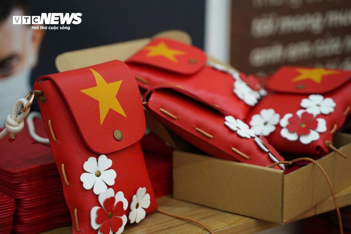 unique products adorned with national flag made by people with disabilities picture 2