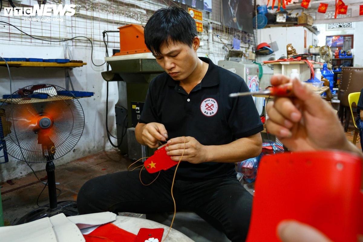 unique products adorned with national flag made by people with disabilities picture 8