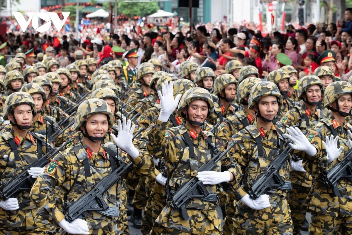 full-dress rehearsal of national day parade in spotlight picture 18