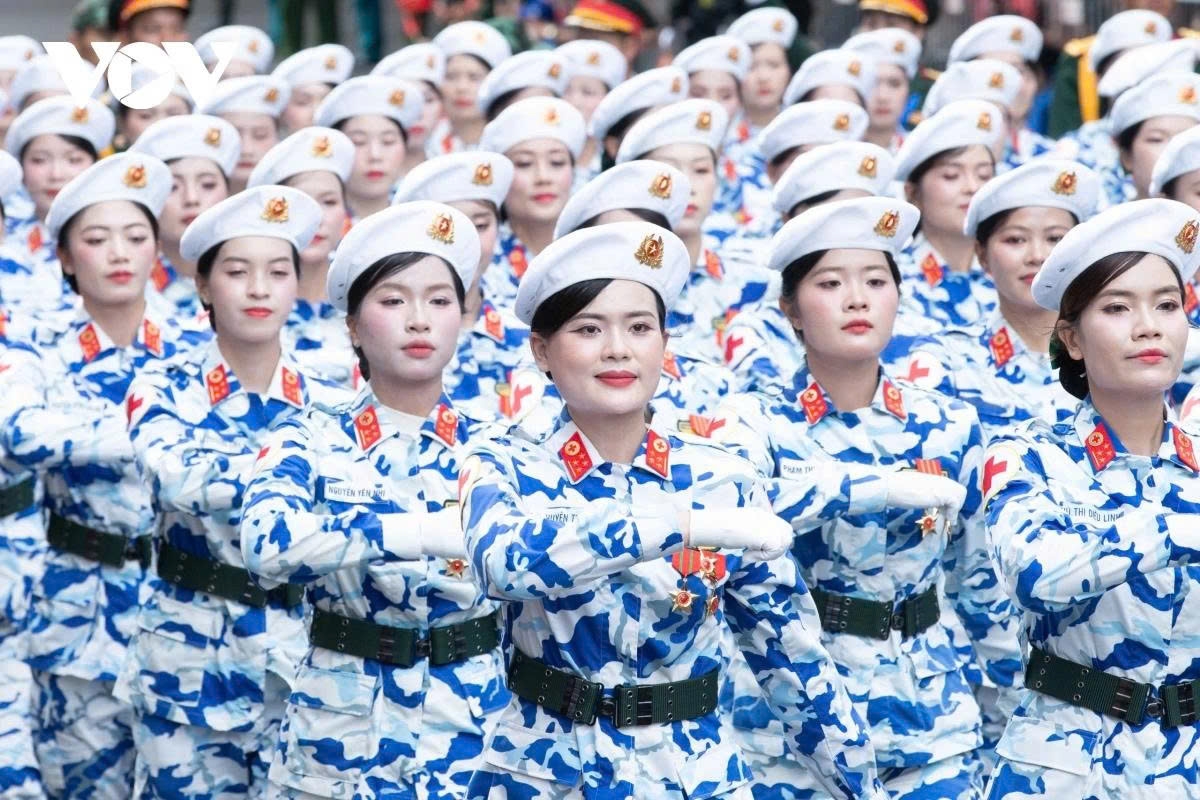 full-dress rehearsal of national day parade in spotlight picture 19