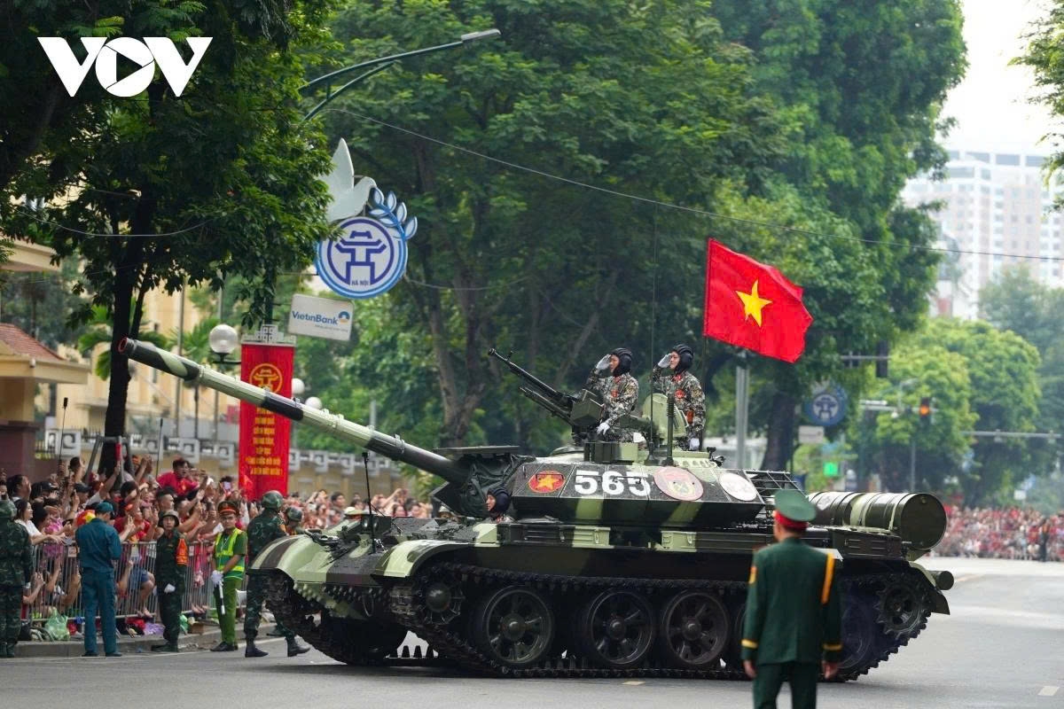 full-dress rehearsal of national day parade in spotlight picture 24