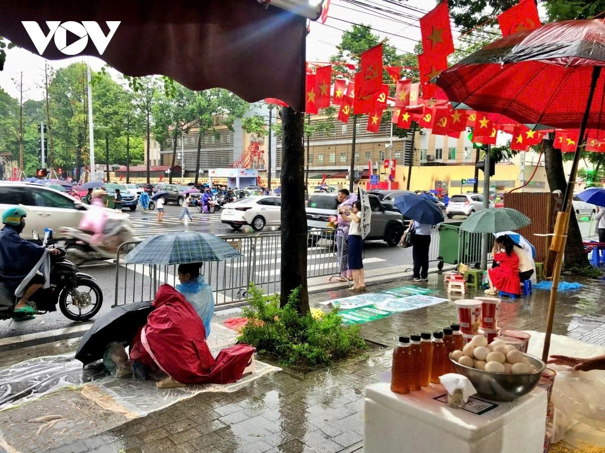 thousands throng hanoi streets for third national day parade rehearsal picture 4 thousands throng hanoi streets for third national day parade rehearsal picture 4