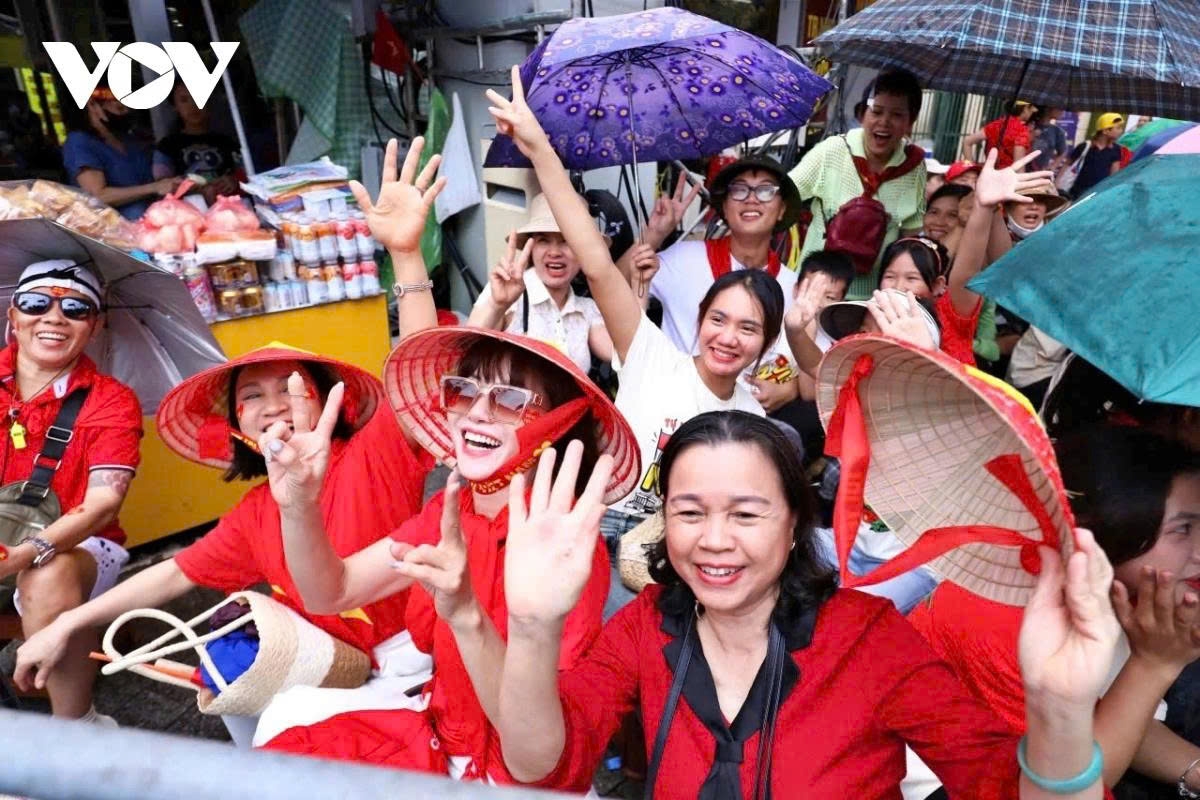 thousands throng hanoi streets for third national day parade rehearsal picture 6 thousands throng hanoi streets for third national day parade rehearsal picture 6